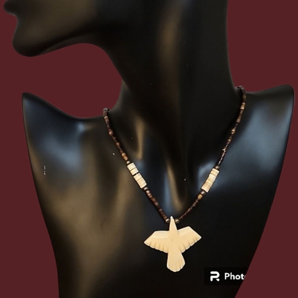 VTG Native American Dainty Carved Bone Dove Pendant Heishi Beaded Necklace
